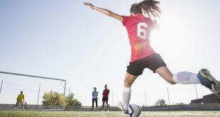 fotbal feminin fotbalista sut poarta