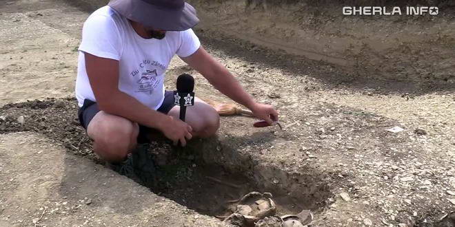 arheolog iclod mormant epoca pietrei